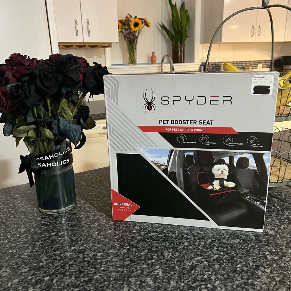 NIB/NWT: SPYDER Pet Booster Seat